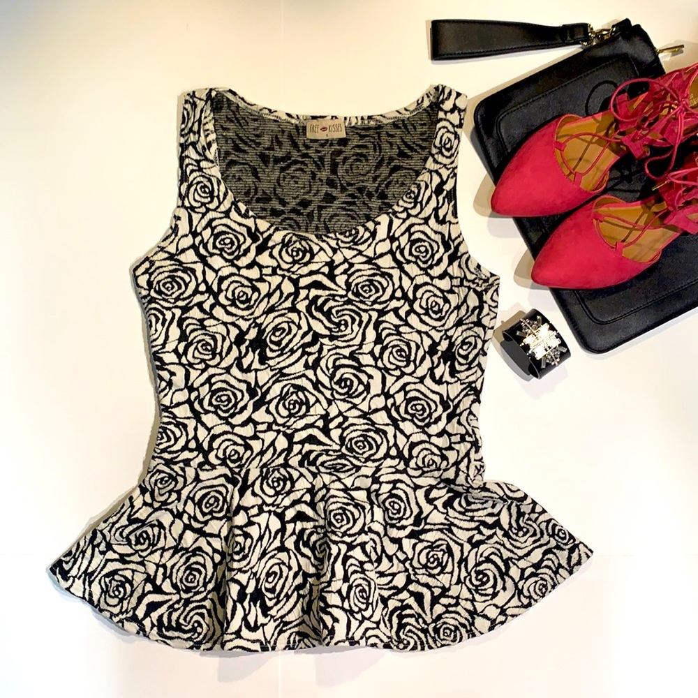 🌹Rose Peplum Top